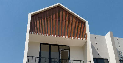 Dekorasi fasad, Plank